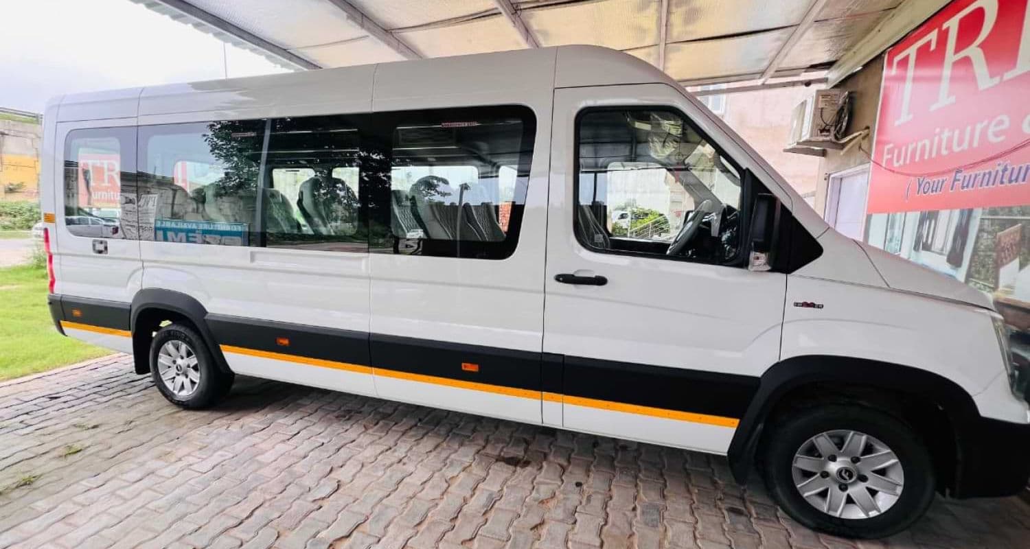 Luxury 10 Seater Force Urbania Van Rental in Jaipur 10 Seater Luxury Force Urbania Van