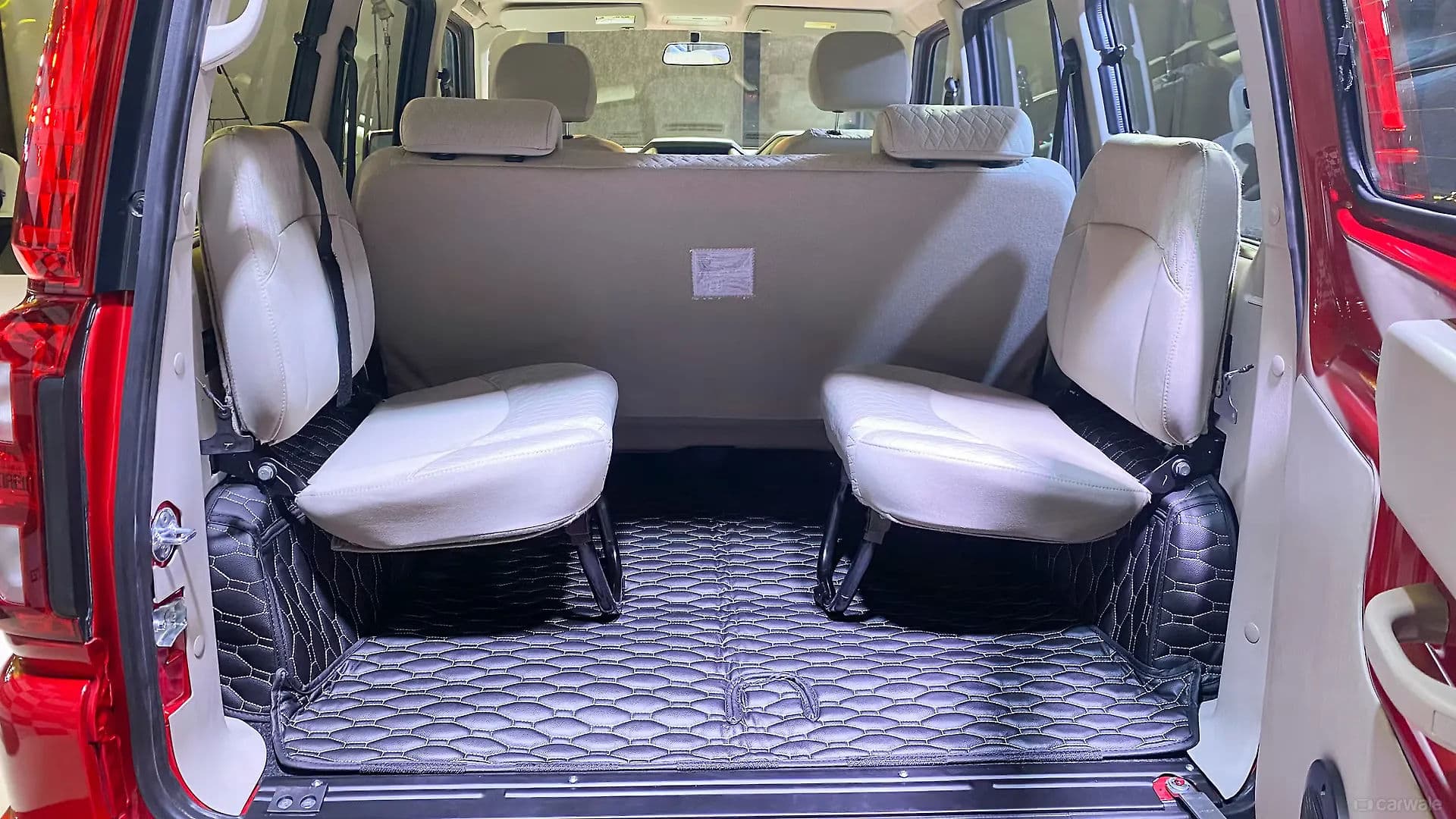 Mahindra Scorpio Classic Rear Third Row Side-Facing Seats Mahindra Scorpio Classic Jump Seats