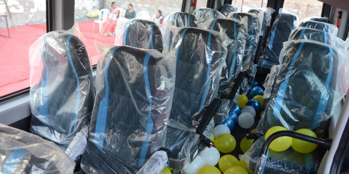 Interior seating arrangement of Force Urbania 17-seater rental van Force Urbania seating arrangement