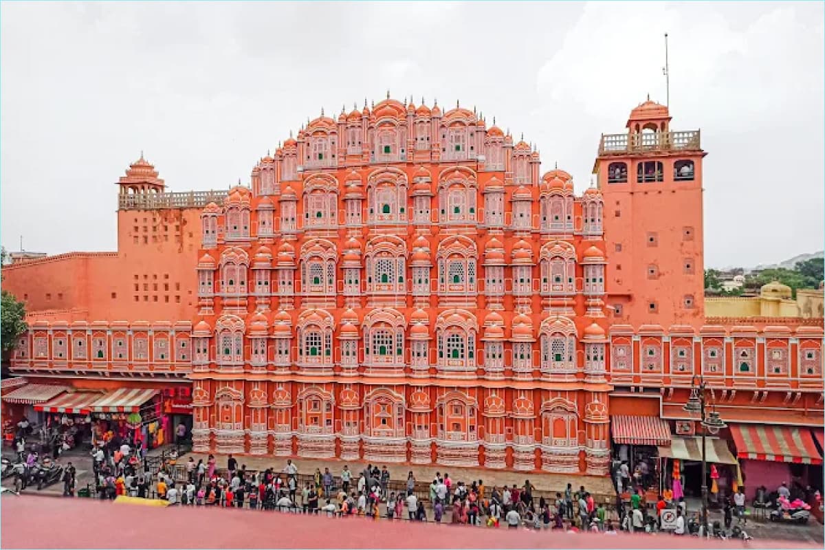 Book 12 Hour Cab Service in Jaipur for Hawa Mahal Sightseeing Hawa Mahal Jaipur Cab Service in jaipur for 12 Hours