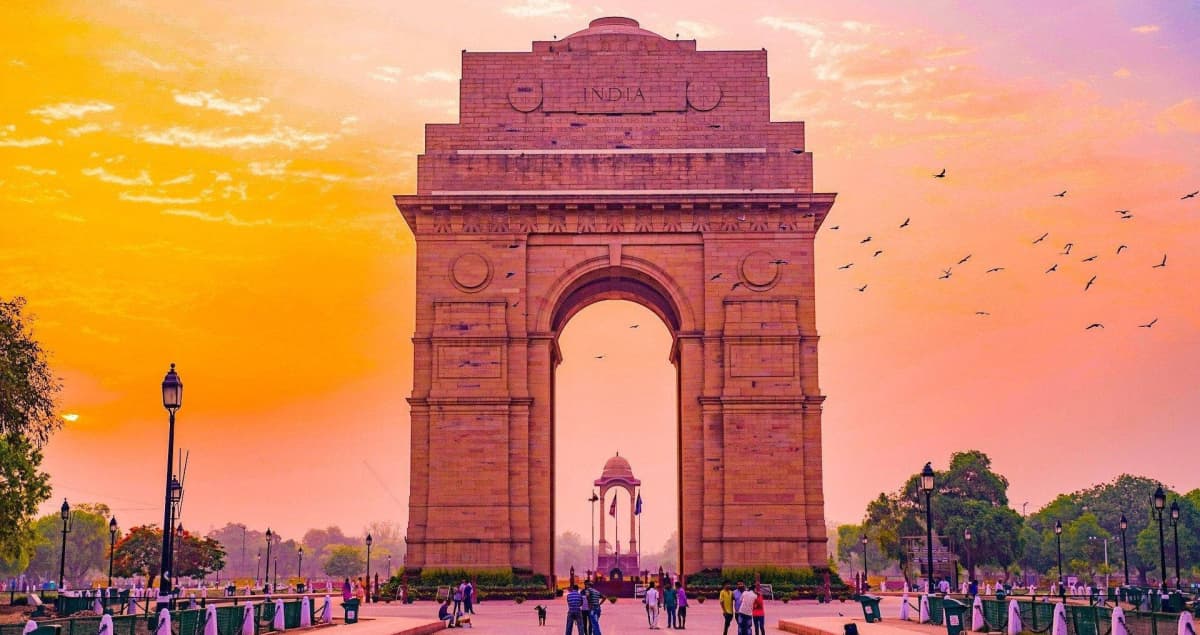 India Gate War Memorial Sightseeing New Delhi Trip India Gate Delhi Tourism