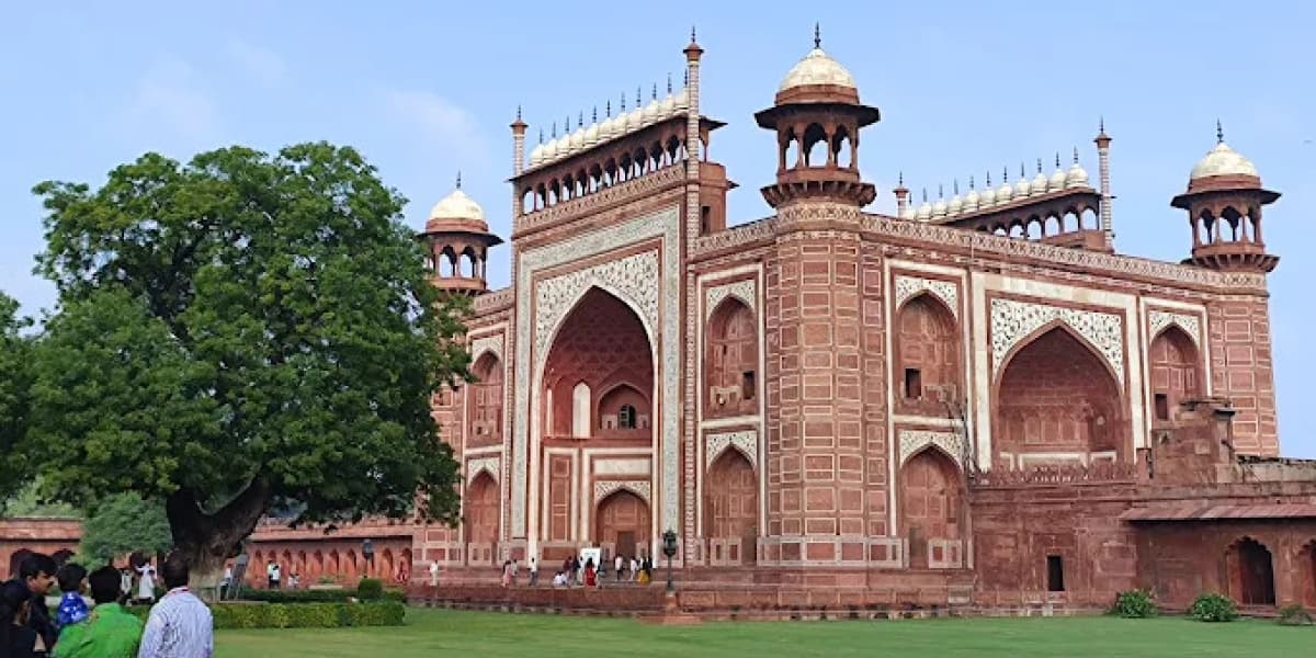 Visit Fatehpur Sikri on a historic tour from Agra Fatehpur Sikri Agra