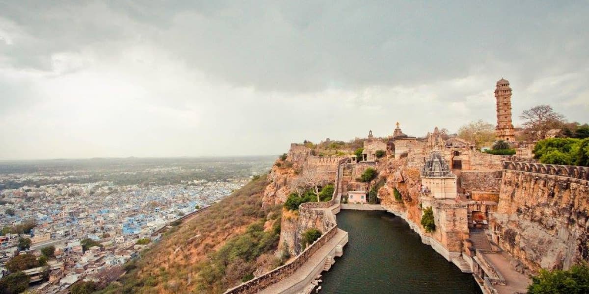 Chittorgarh Fort Day Tour | Book a Taxi from Jaipur Chittorgarh Fort travel