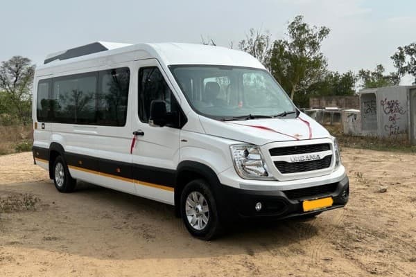 10 Seater Luxury Force Urbania rental in Agra 10 Seater Luxury Force Urbania rental