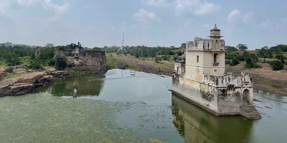 Historic Water Palace Ruins in Rajasthan Ancient Water Palace Ruins