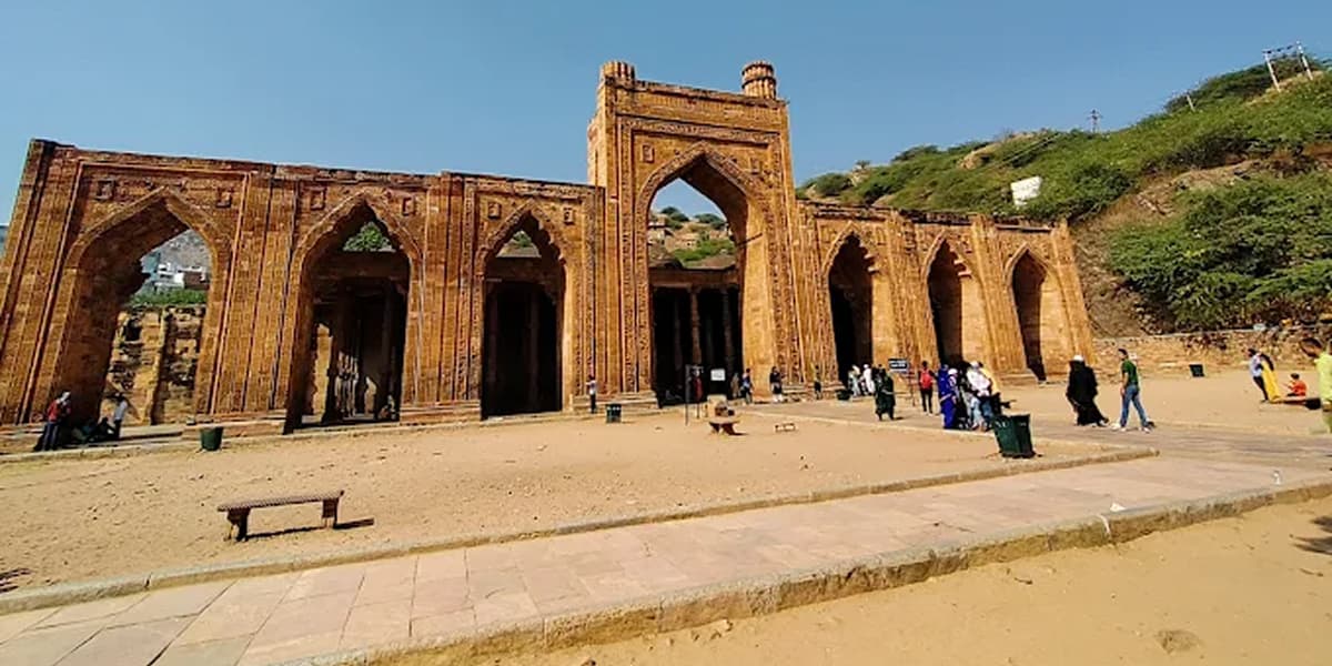 Adhai Din Ka Jhopra in Ajmer Rajasthan Adhai Din Ka Jhopra