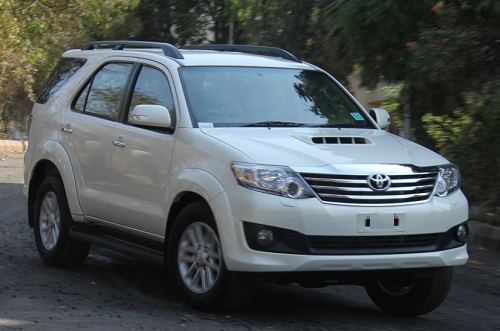 toyota fortuner car img